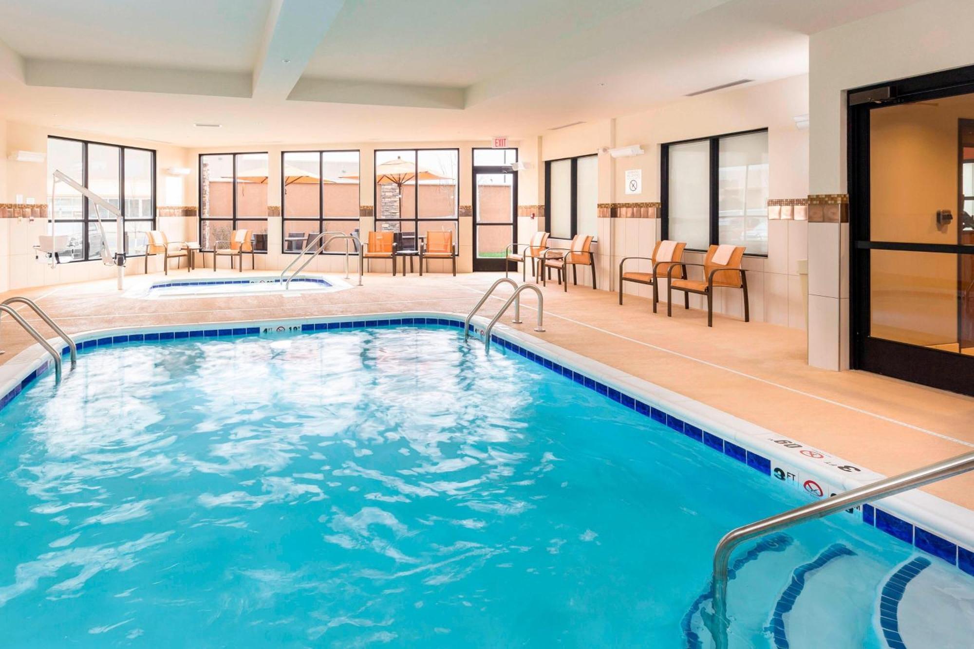 Courtyard By Marriott Bismarck North Hotell Eksteriør bilde