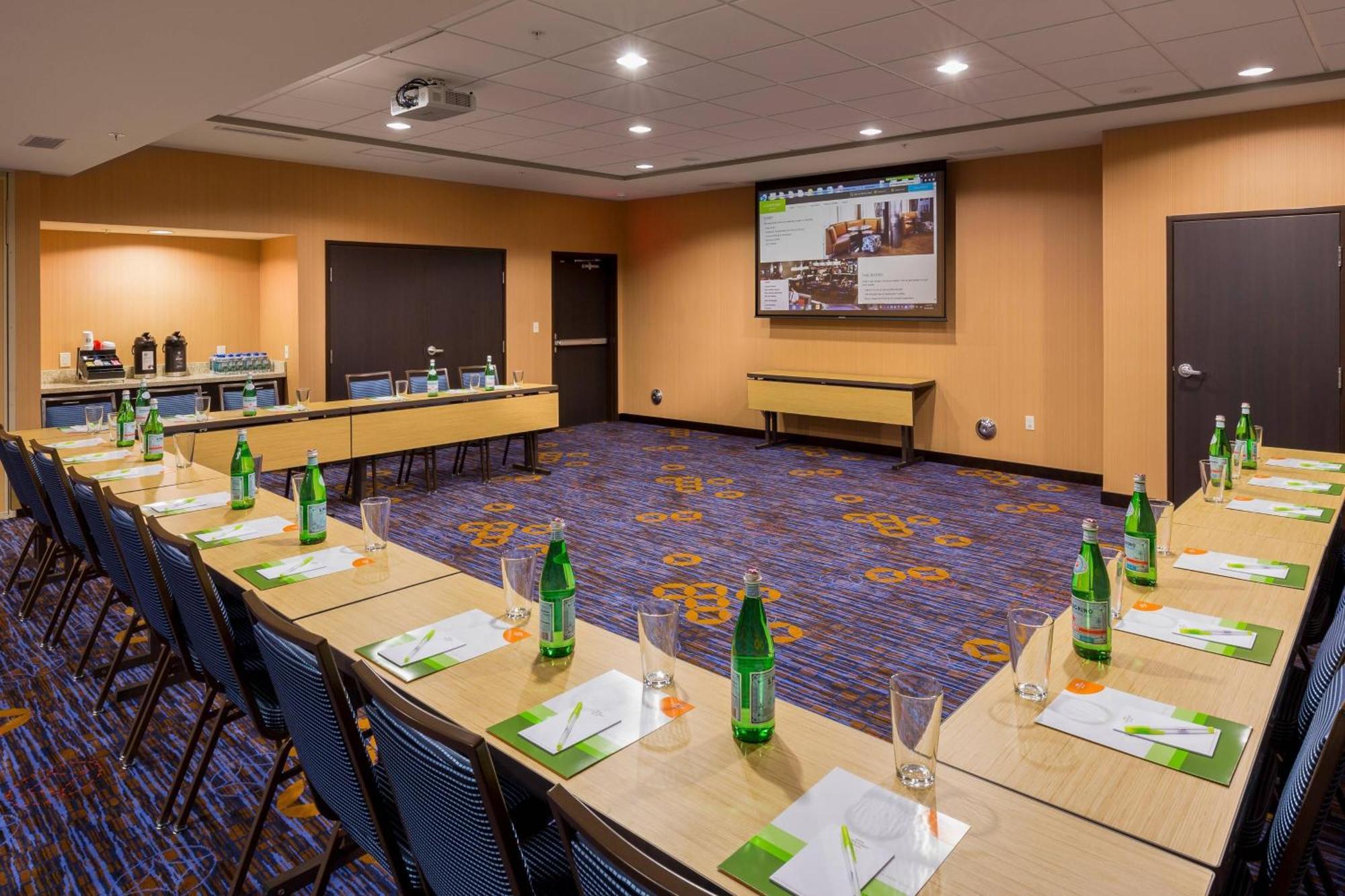 Courtyard By Marriott Bismarck North Hotell Eksteriør bilde