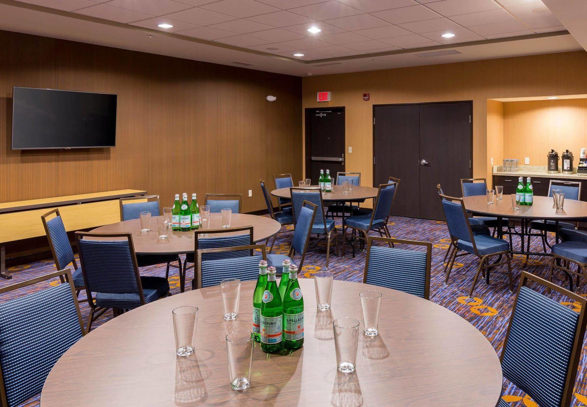 Courtyard By Marriott Bismarck North Hotell Eksteriør bilde